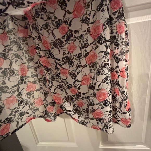 Torrid Pink Roses and Black Floral Tank Top - Picture 7 of 11